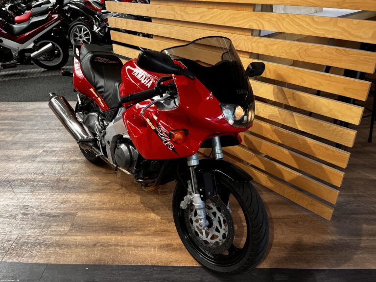 Yamaha SZR 660