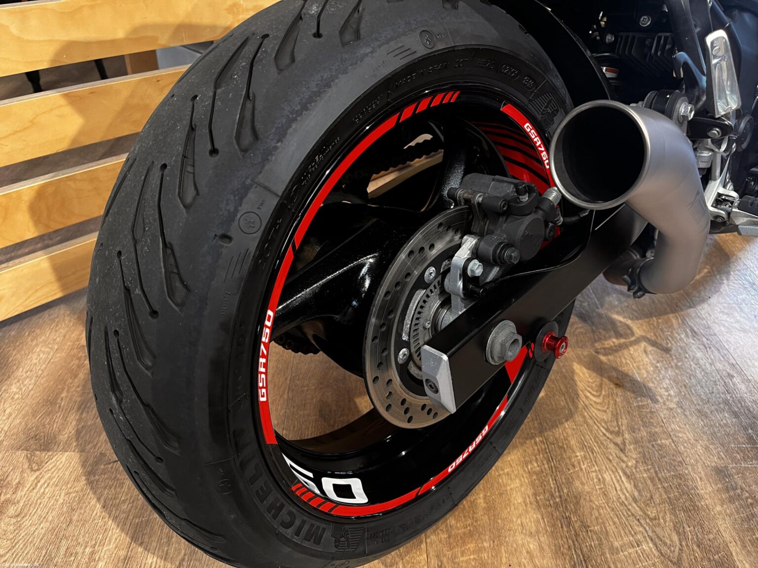 Suzuki GSR 750