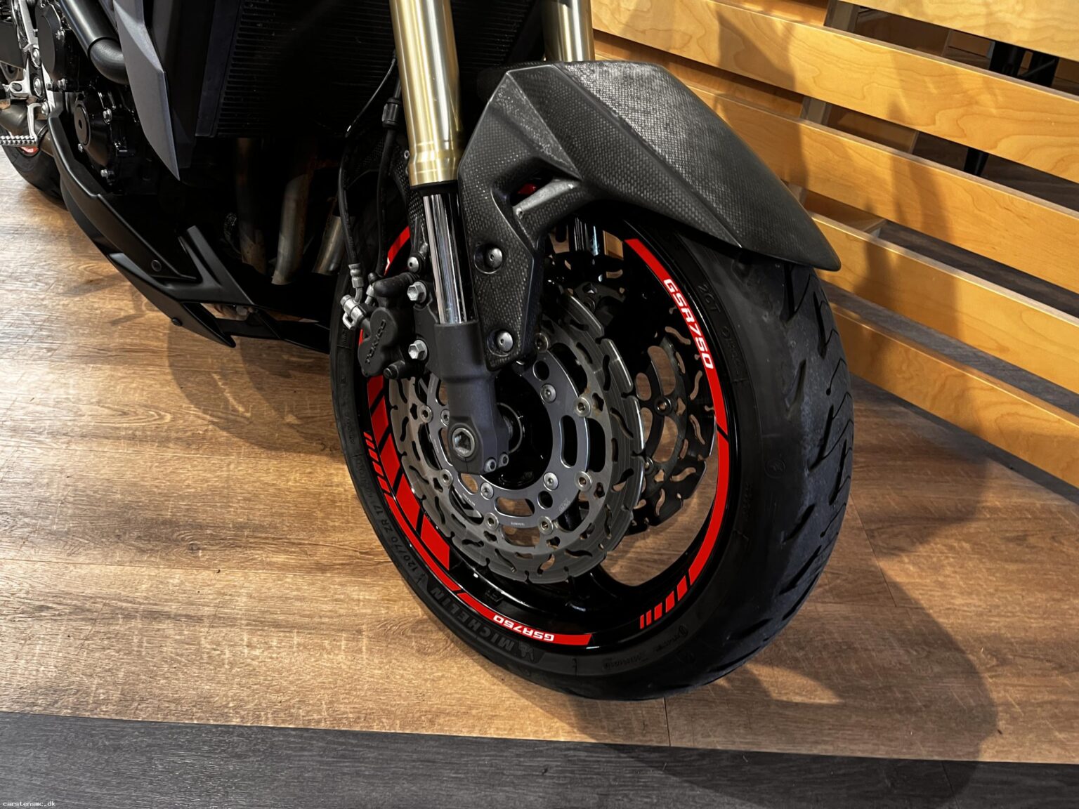 Suzuki GSR 750