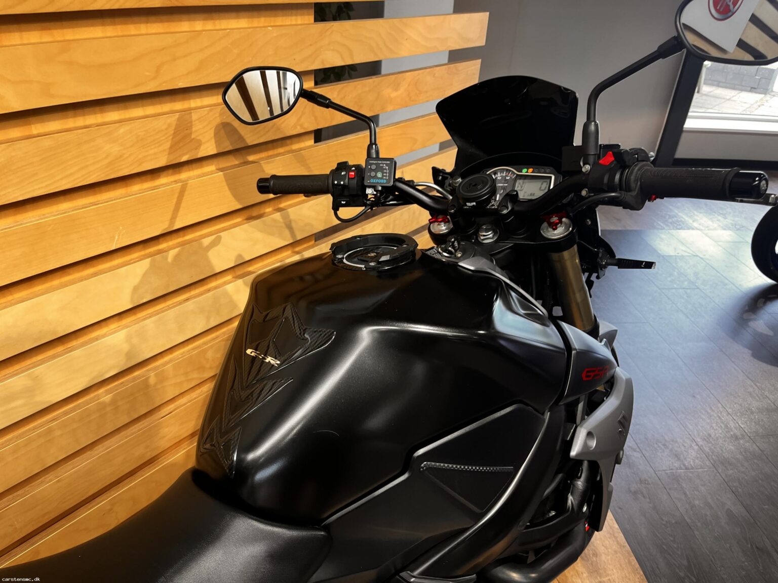 Suzuki GSR 750