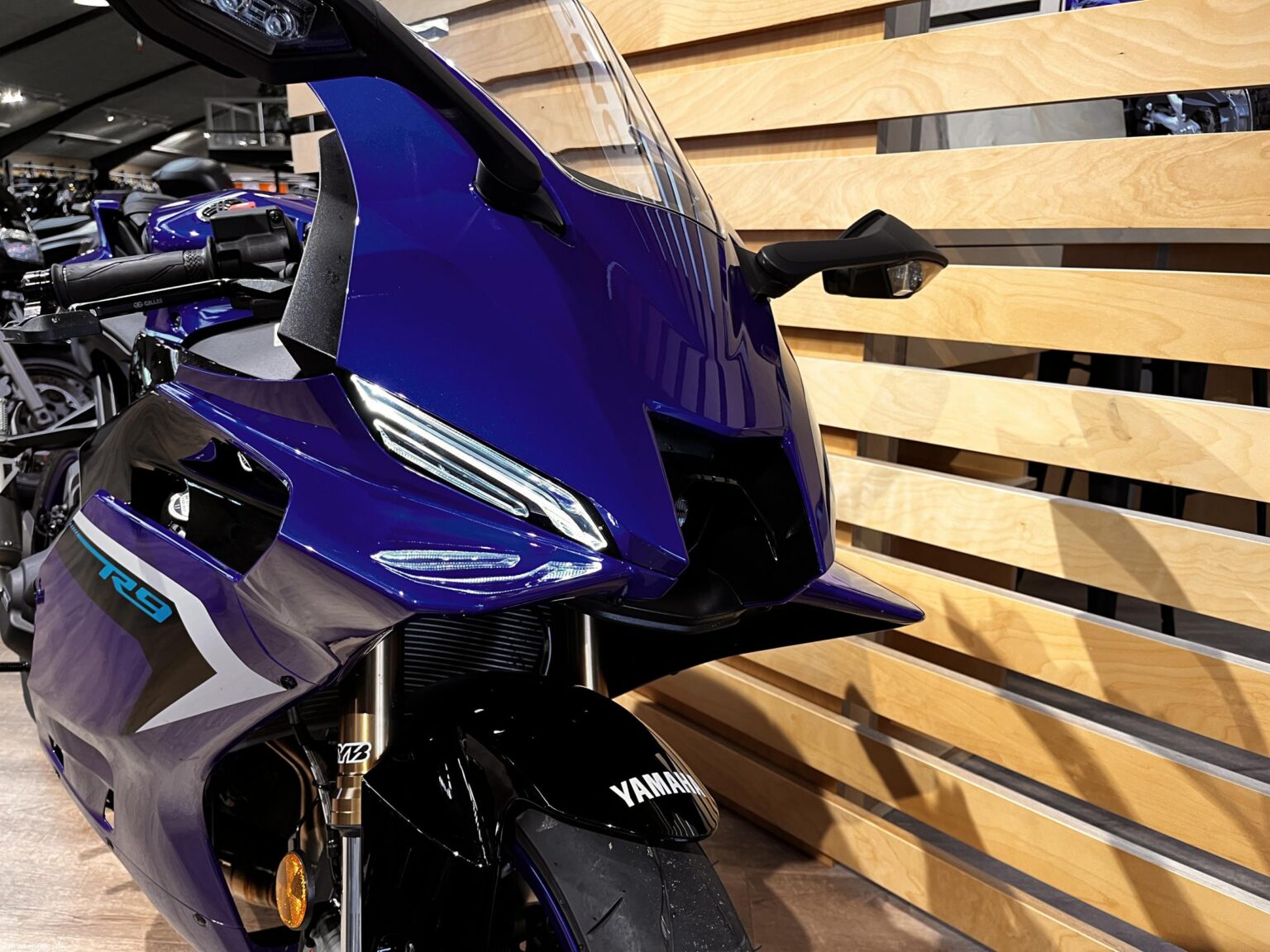 Yamaha YZF R9