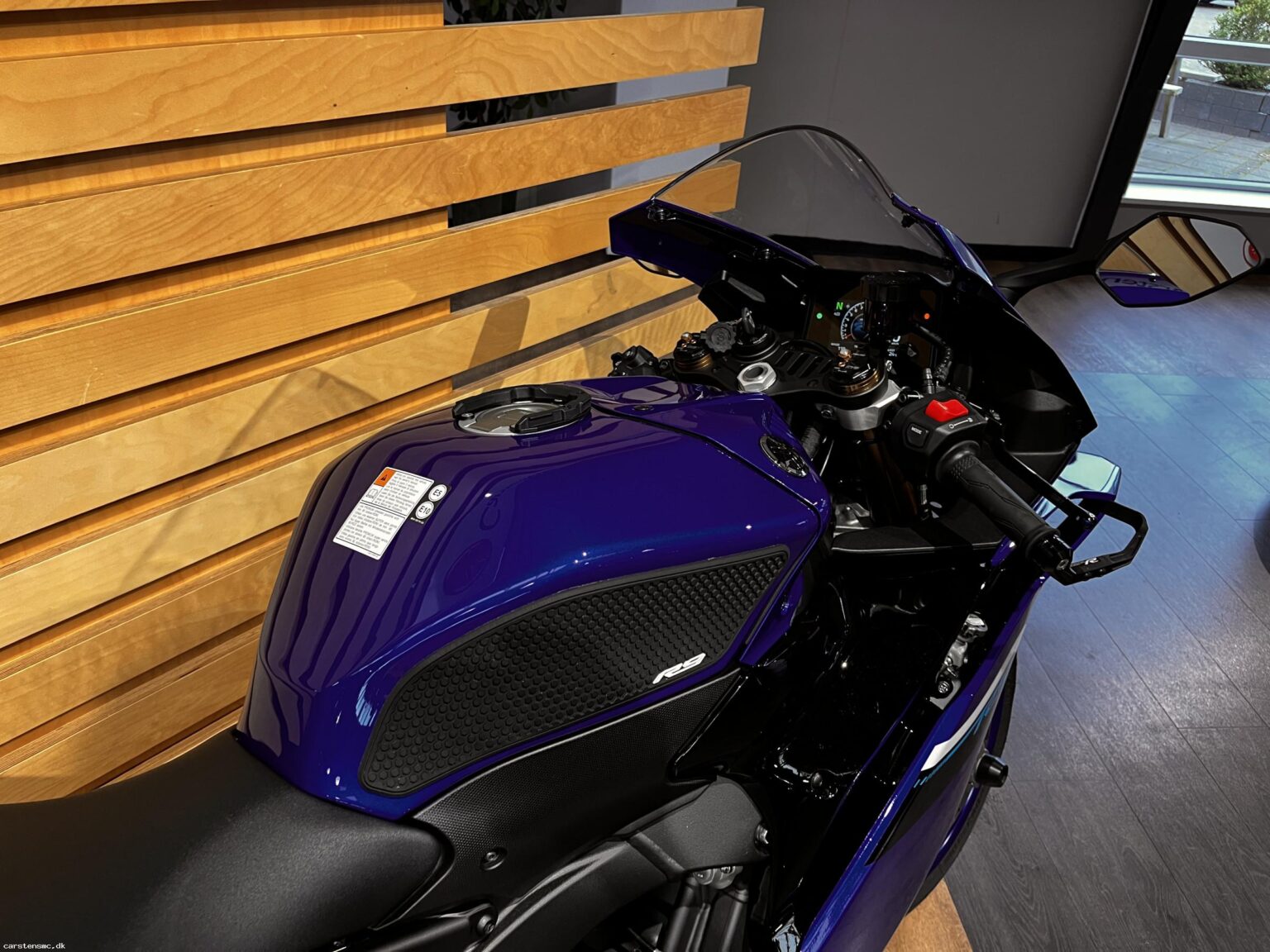 Yamaha YZF R9