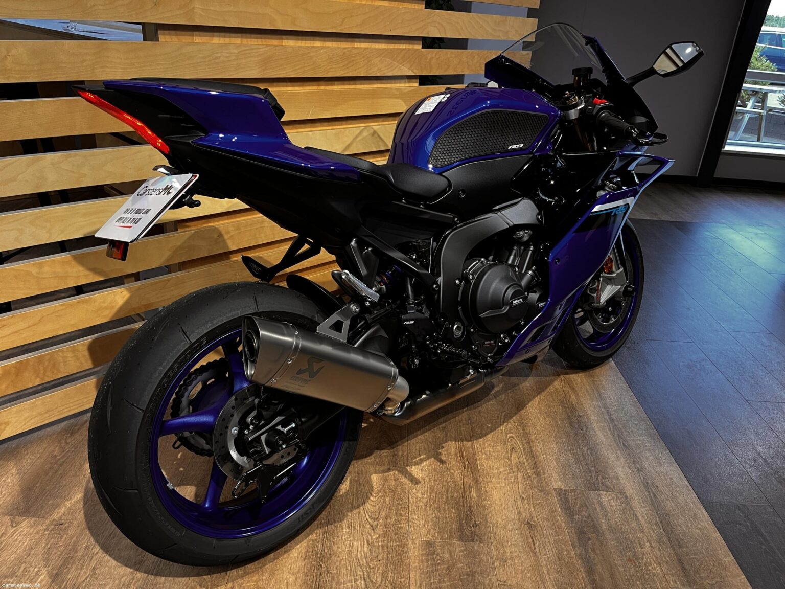 Yamaha YZF R9