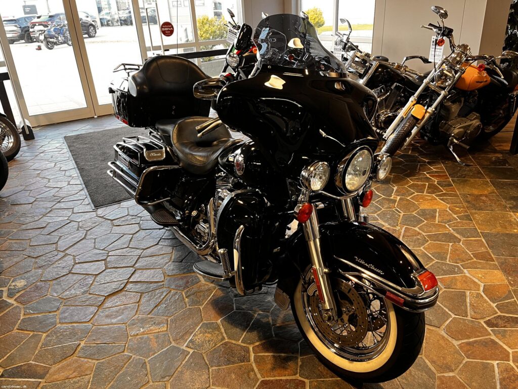 Harley-Davidson FLHTC Electra Glide Classic