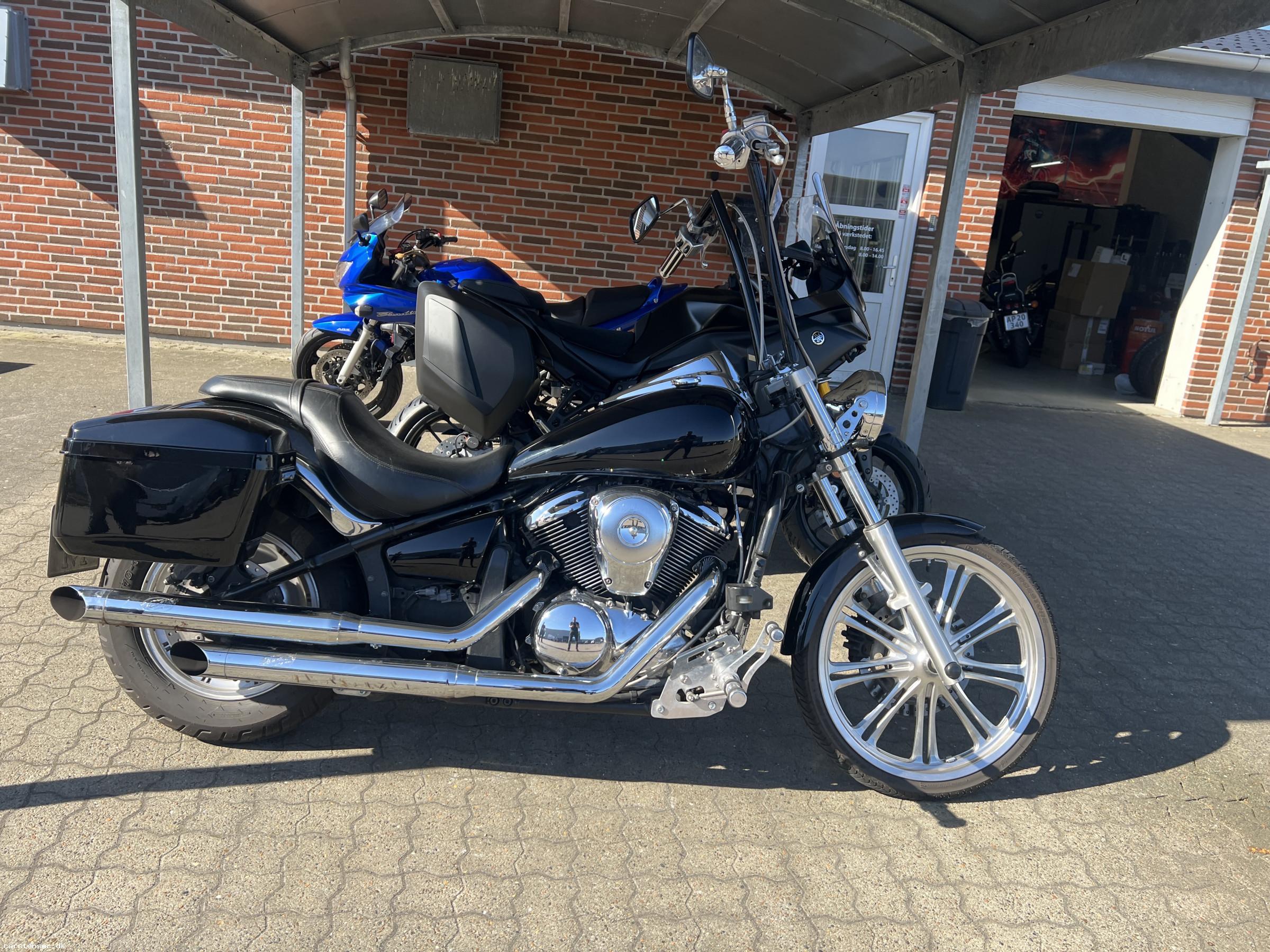 Kawasaki VN 900 Custom