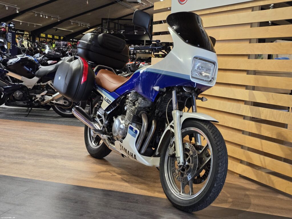 Yamaha XJ 900