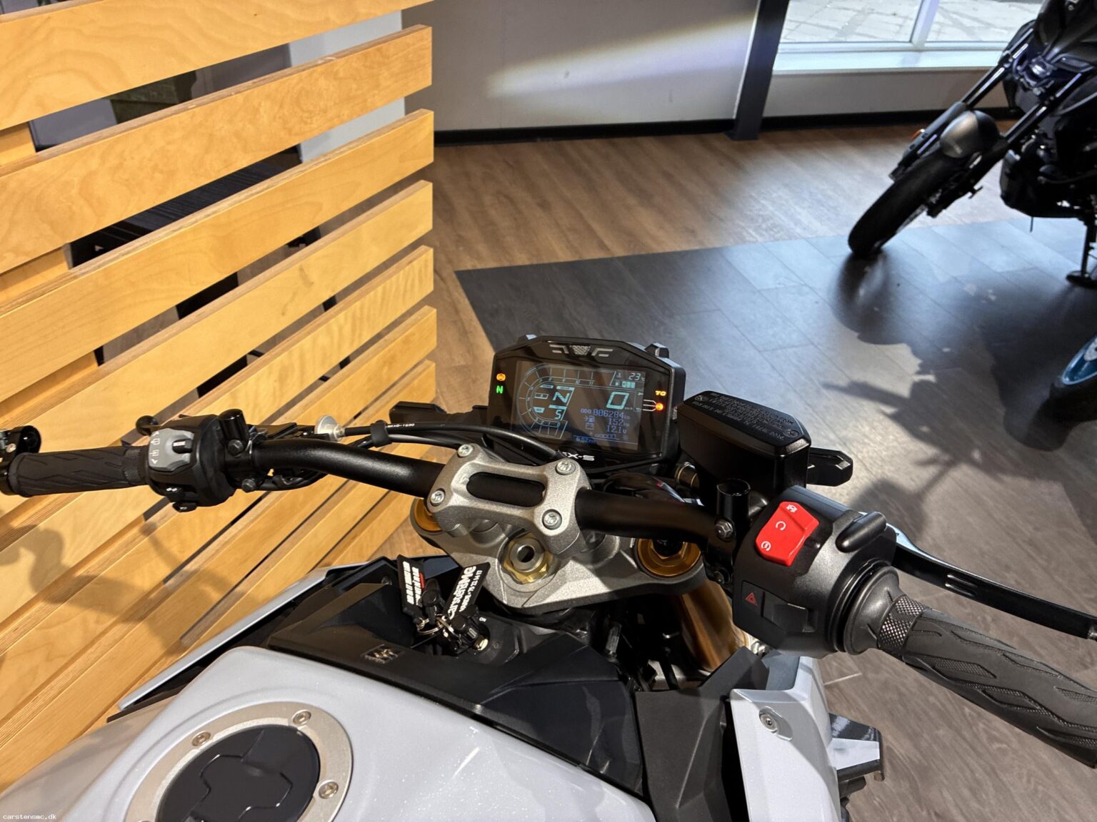 Suzuki GSXS 1000