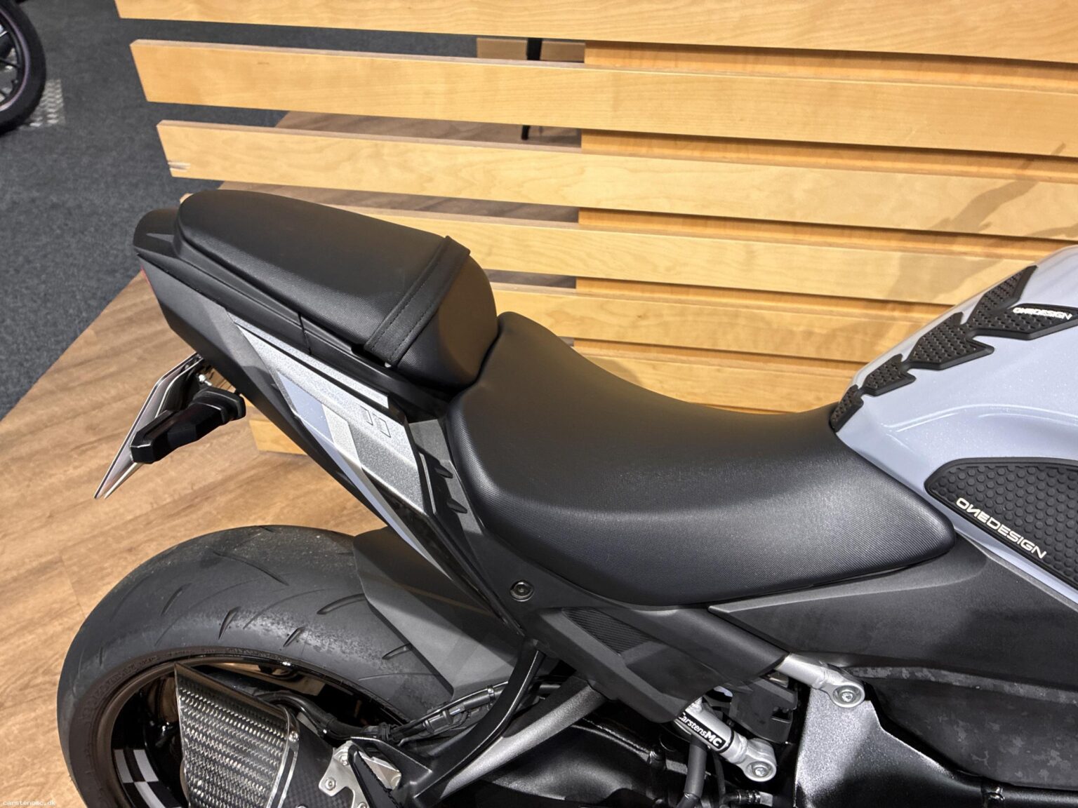 Suzuki GSXS 1000